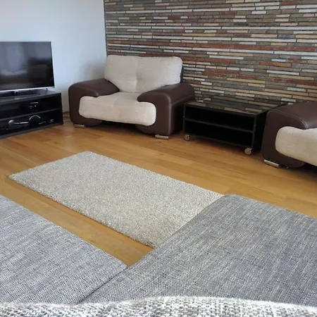 Doppelhaushaelfte Fuer Sechs Personen Mit Terrasse Holiday home